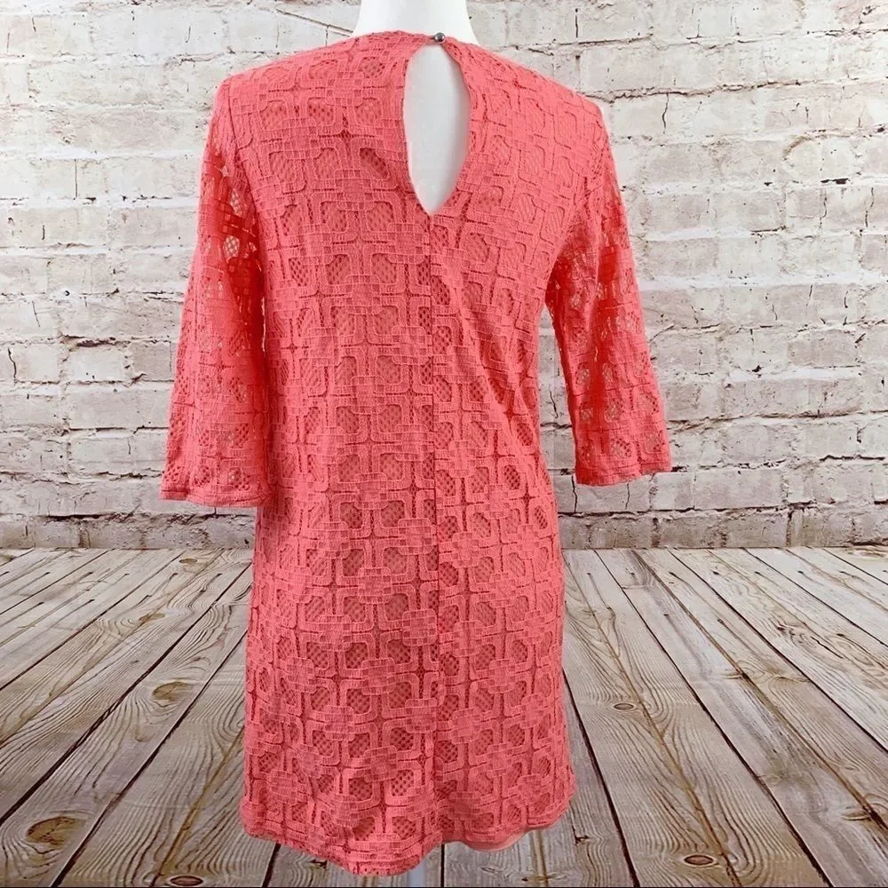 Buttons Francesca’s mod lace dress - Picture 2 of 6